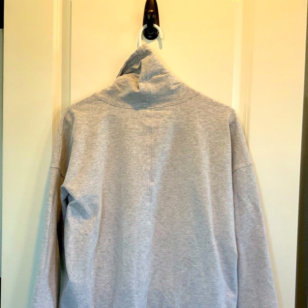 Lululemon - Picture 4 of 8